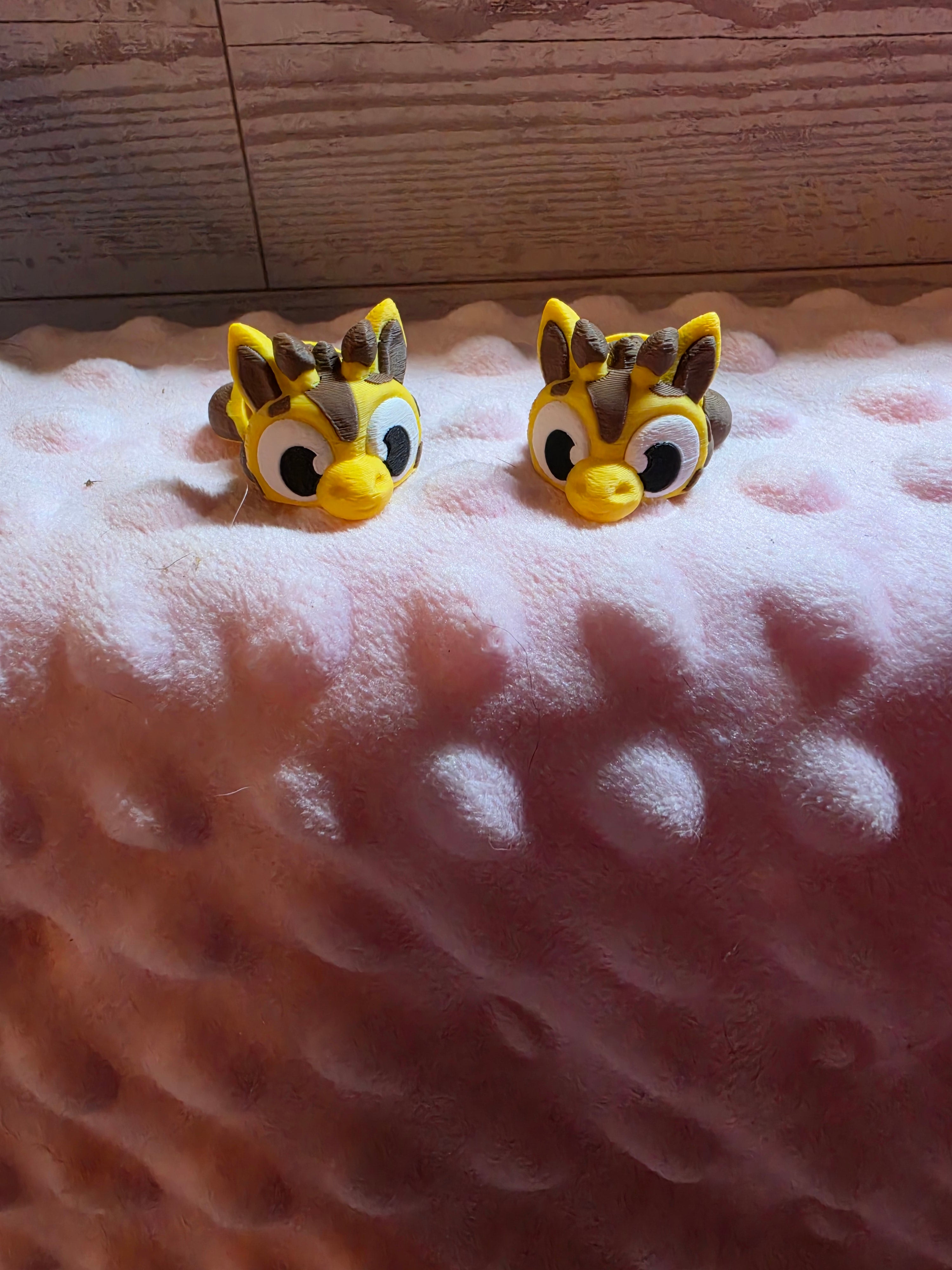 Mini detailed giraffe